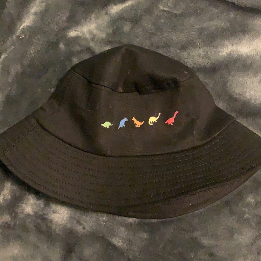 Bucket hat
